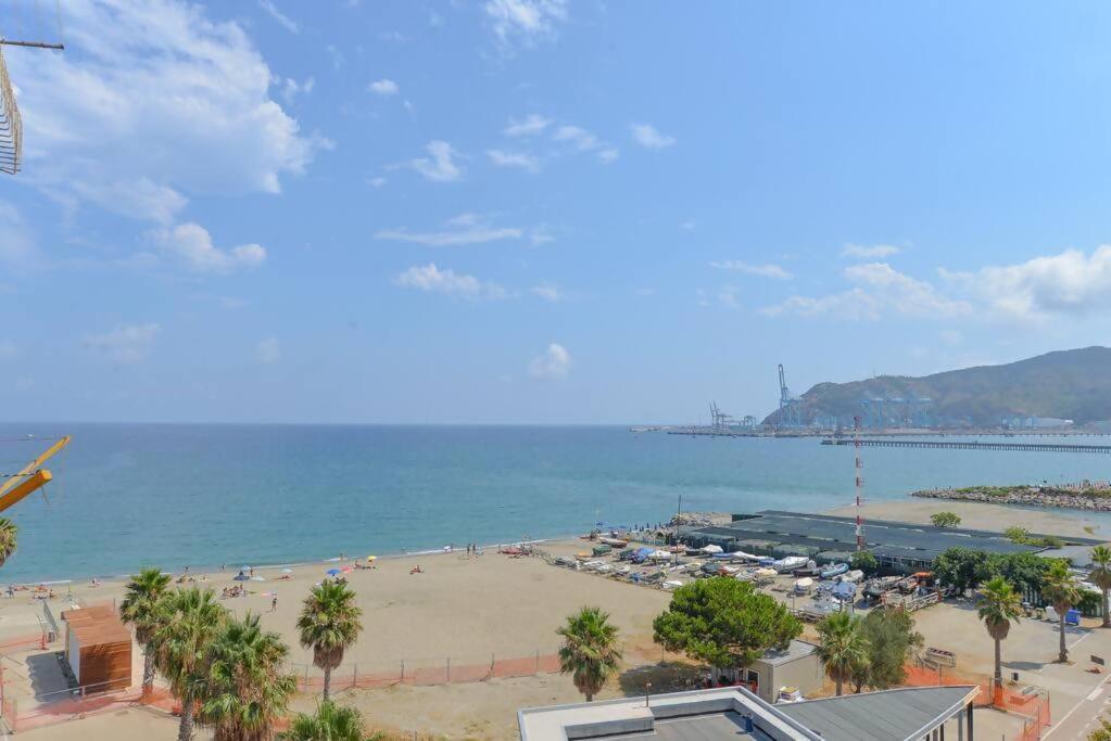 Brezza Marina Vadoalmare Immobiliare Vado Ligure Bilik gambar